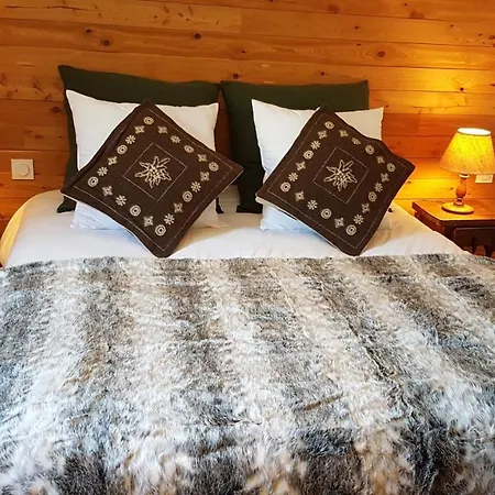 Du Bachelard Hotel